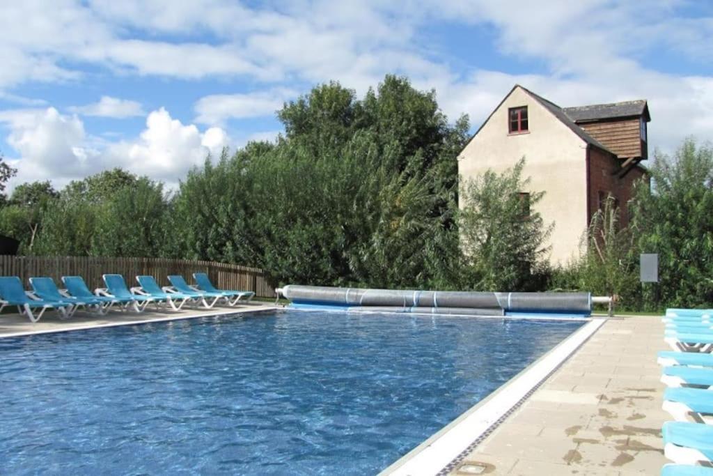 Blueberry Cottage - Lower Mill Estate Somerford Keynes 外观 照片
